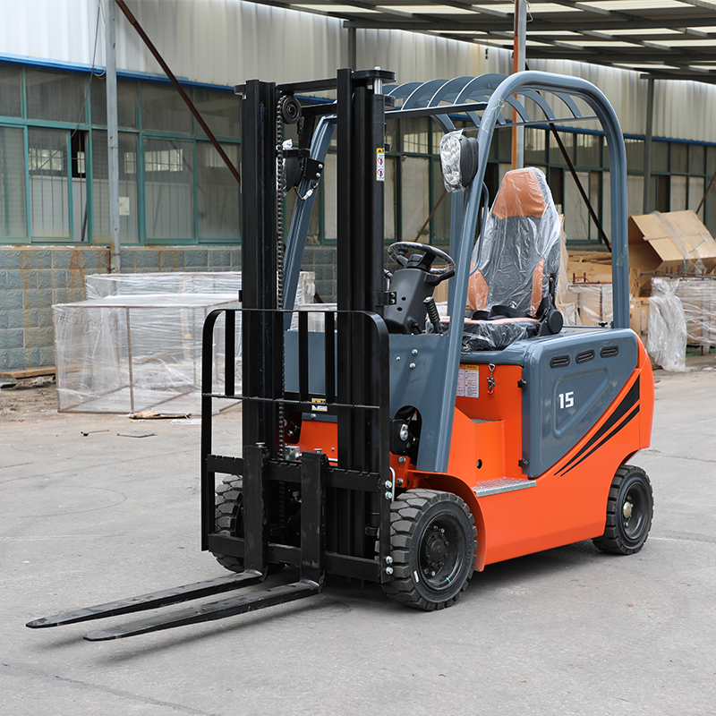Electric forklift CPD15